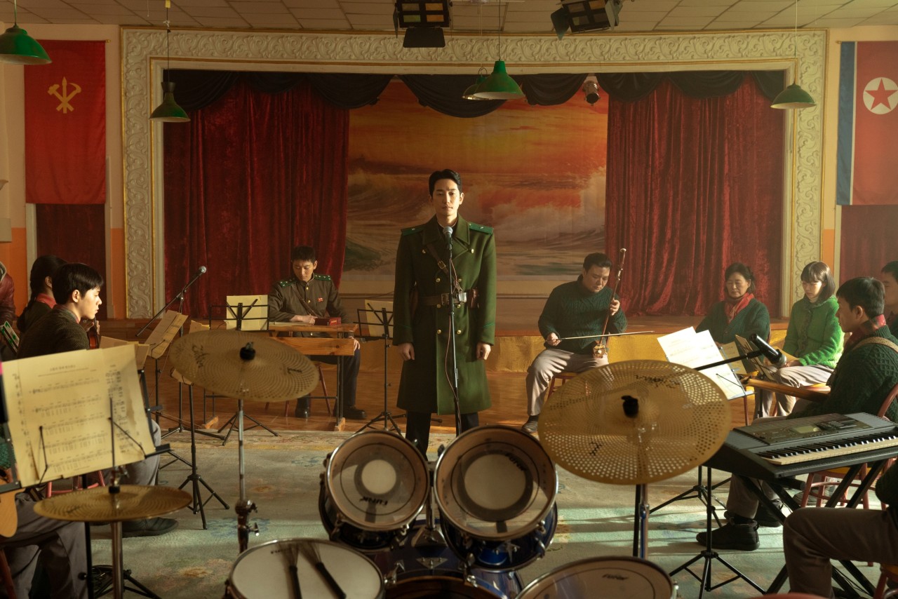 ‘찬양의 감동’ 영화 〈신의악단〉, 100만 관객 돌파