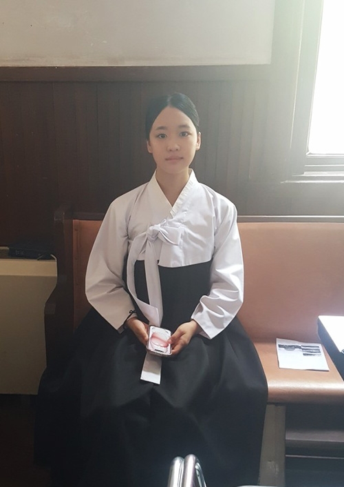 딸 이민희 양은 영화 ‘호조’에서 유관순 역을 연기하며 연기자로서 길을 걷기 시작했다. 딸 이민희 양은 영화 ‘호조’에서 유관순 역을 연기하며 연기자로서 길을 걷기 시작했다.