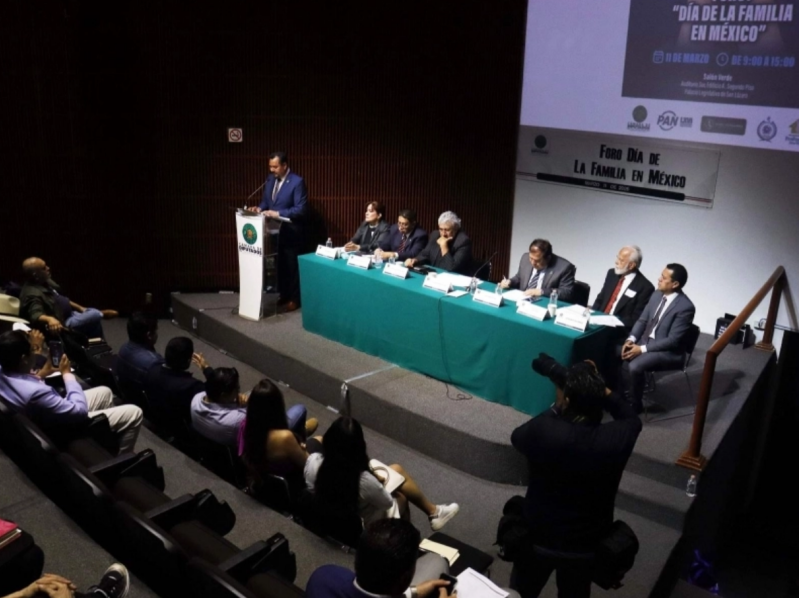 Opposition lawmaker, evangelical pastors call for return to family values in Mexico Family Day in Mexico