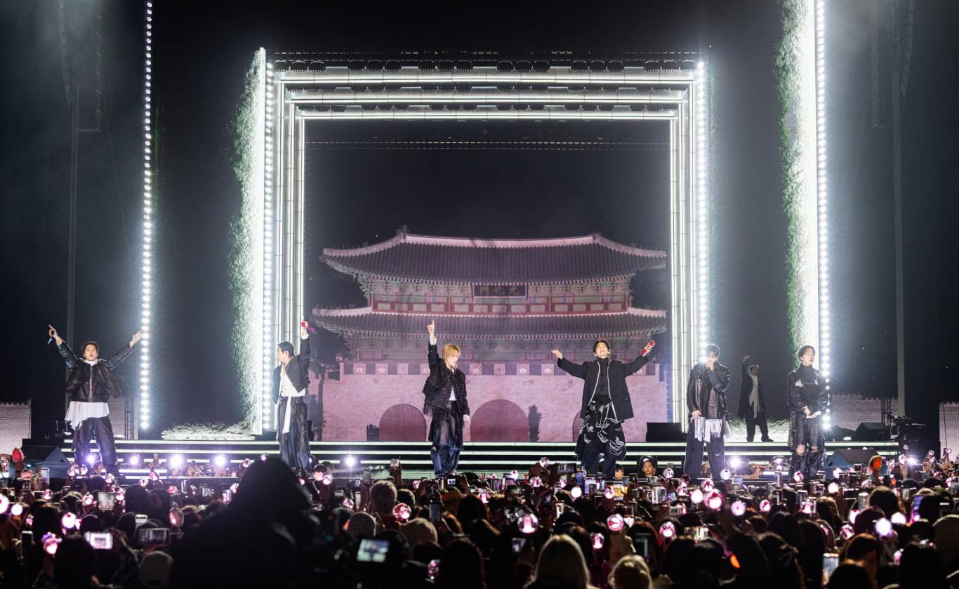 광화문 BTS 공연과 보랏빛 물결, 그 너머 영적 갈망을 읽다