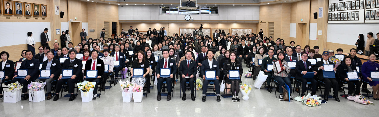 인천 순복음산곡교회 김영돈 목사, ‘모범 선행 시민’ 시장 표창 수상