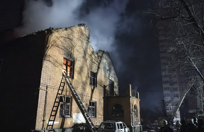 러, 밤새 우크라에 드론 392대·미사일 34발 ‘집중포화’