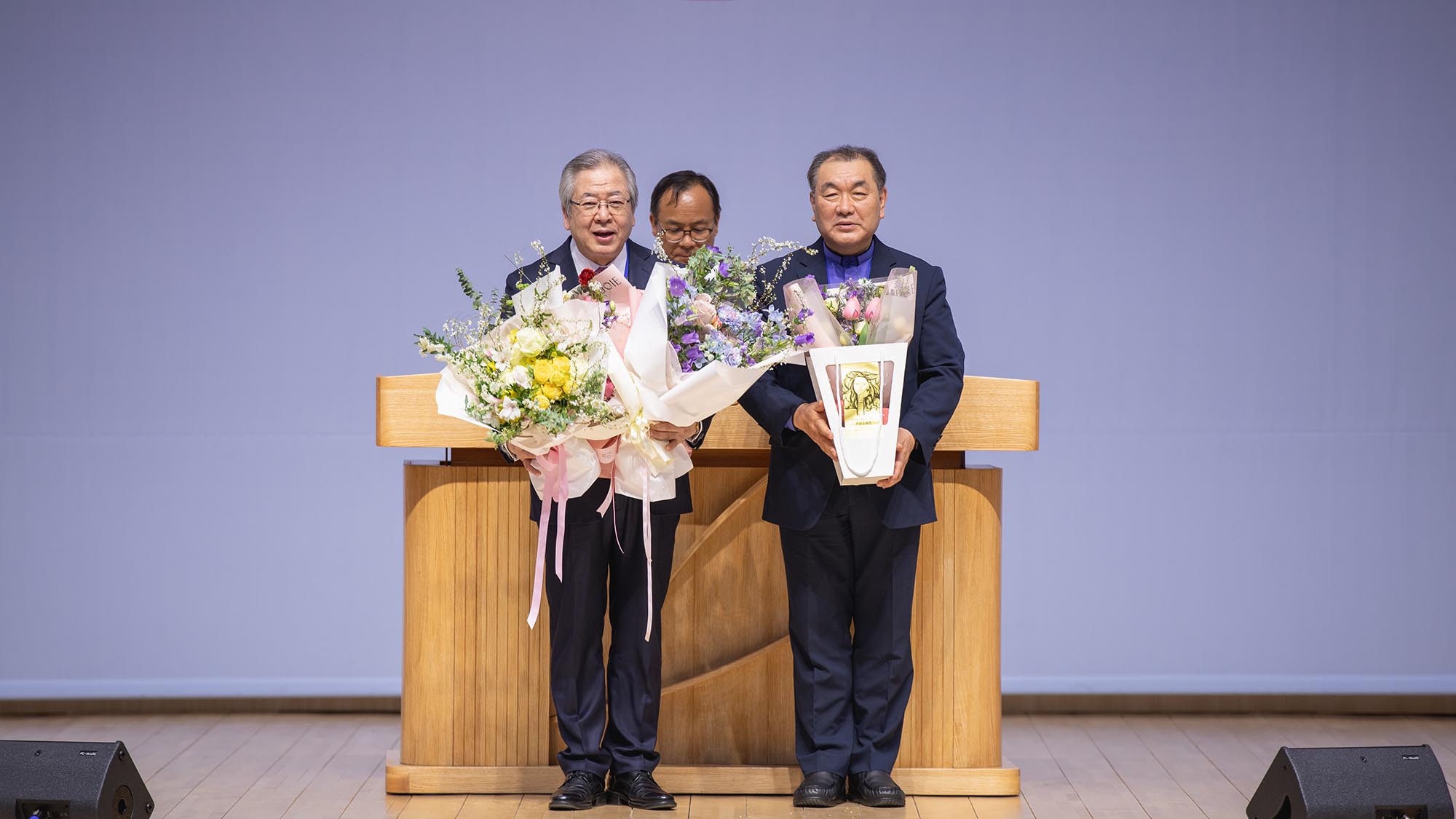 거룩한방파제, 김운성 신임 대표회장 취임 ▲이·취임하는 오정호·김운성 대표회장. ⓒ새로남교회