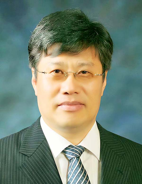 스킵과 요약의 시대, 누가 우리의 생각을 이끌고 있는가? ▲박순형 목사.