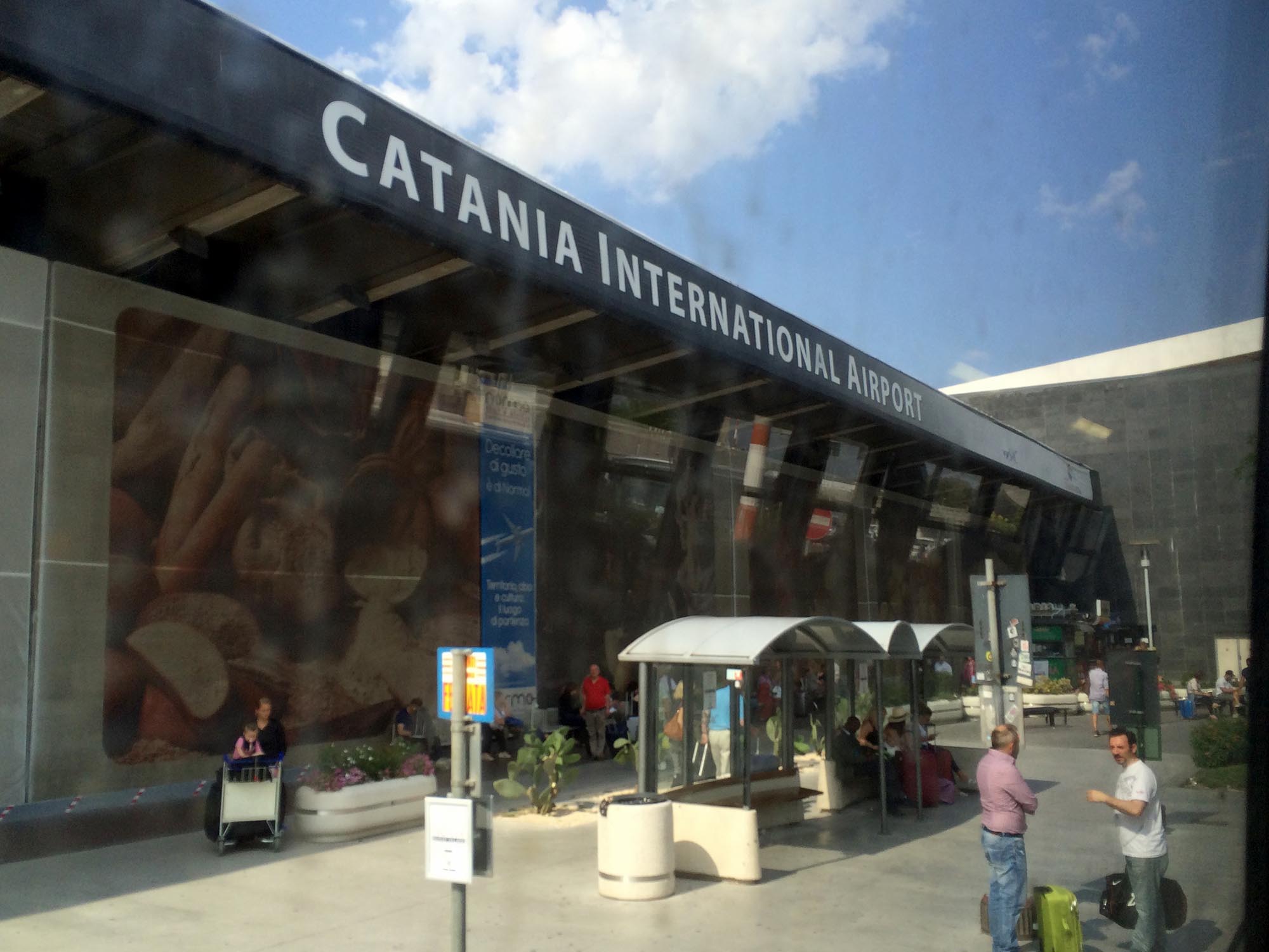 몰타에서 우연히 마주친 ‘사도 바울의 신앙 사상’ 강연 포스터 ▲카타니아 국제공항.